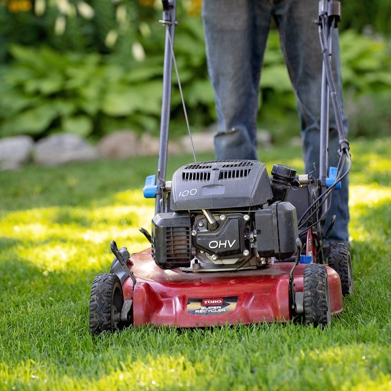Lawn mowing and yard maintenance services in Regina – professional grass cutting by Weed Pro Regina.