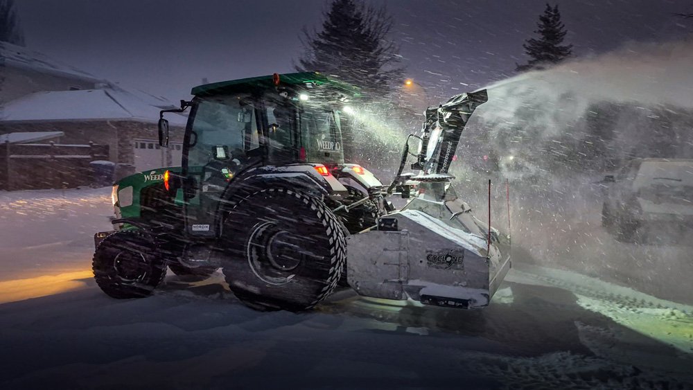 Basic residential snow removal driveway service in Regina