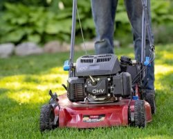 Lawn mowing and yard maintenance services in Regina – professional grass cutting by Weed Pro Regina.